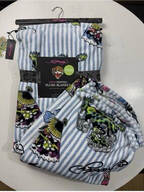 Ed Hardy oversized Plush Throw